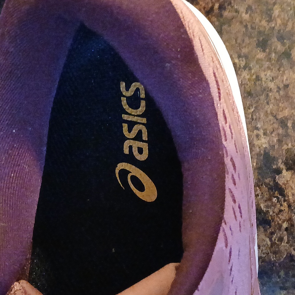 Womens Sneakers - Picture 4 of 9